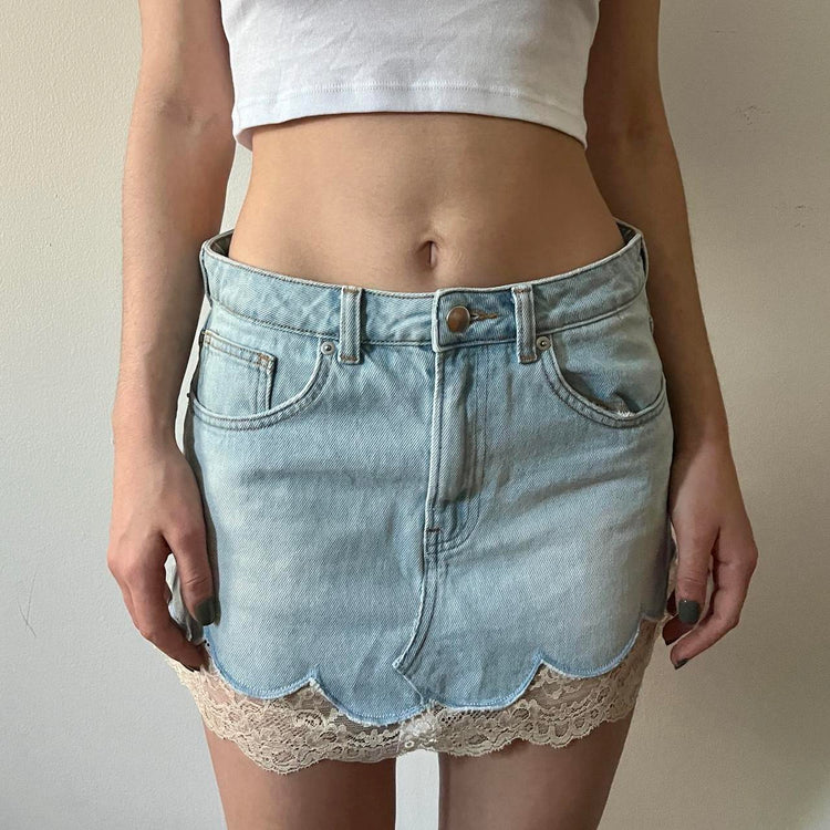 lace trim mini skirt
